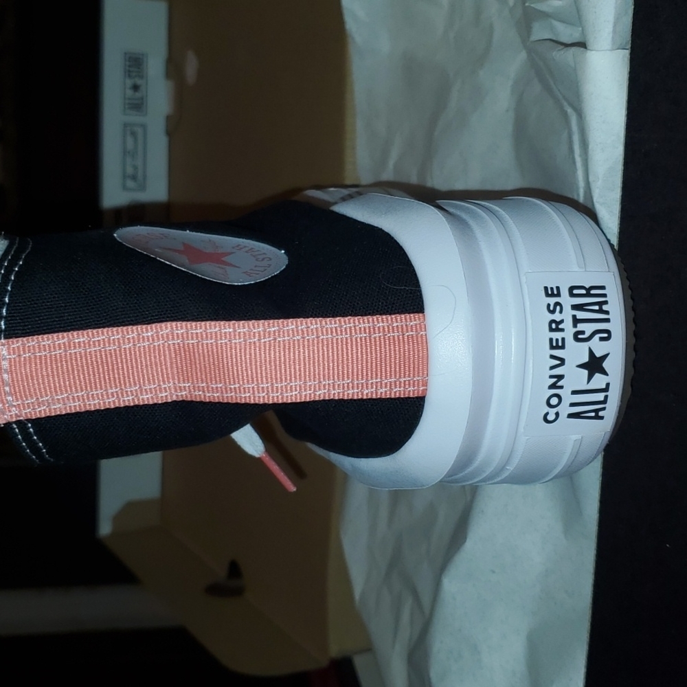 Converse - Picture 2 of 5